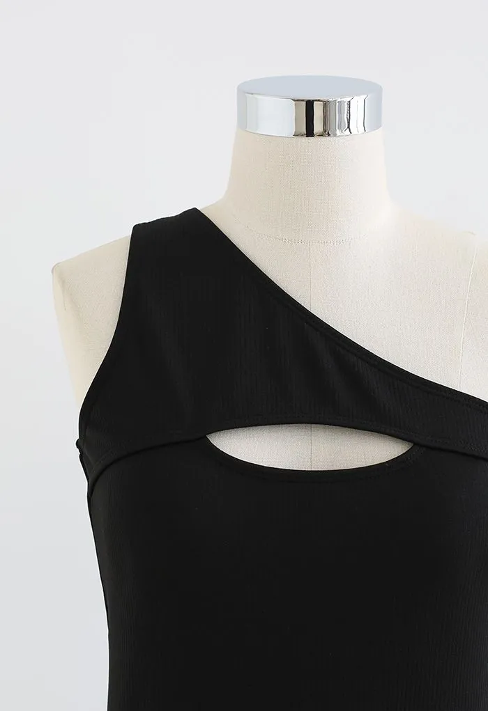 Maillot de bain noir uni à une épaule