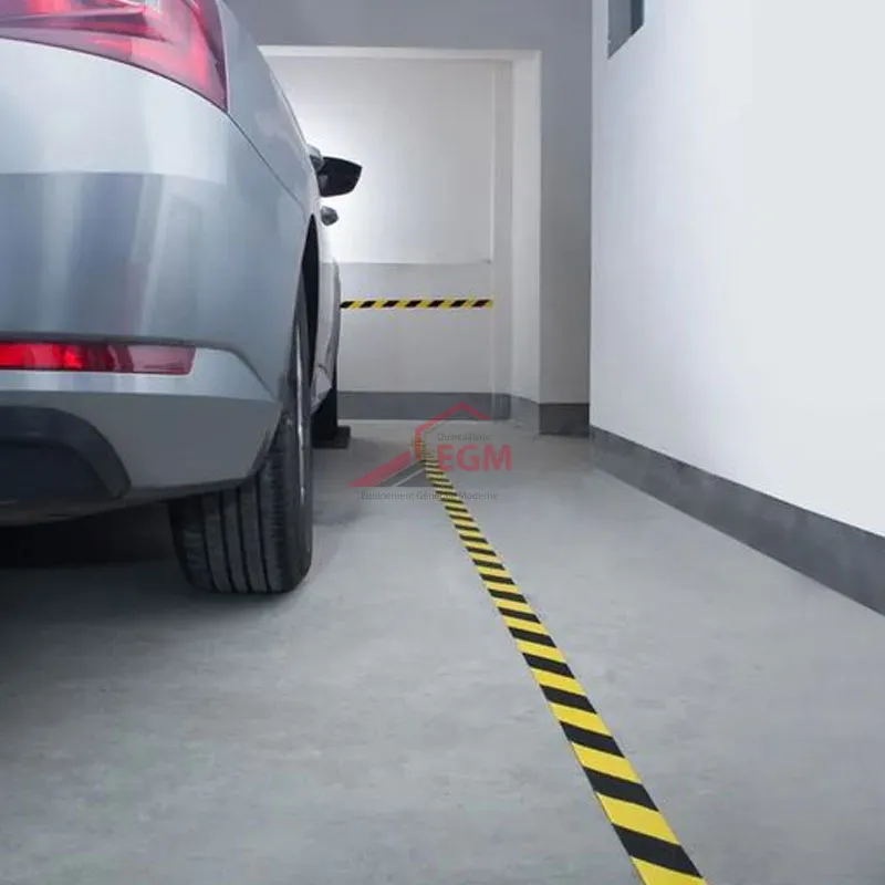 ROULEAU RUBAN SIGNALISATION ADHESIF JAUNE ET NOIR 50MMX33M VE-QE 